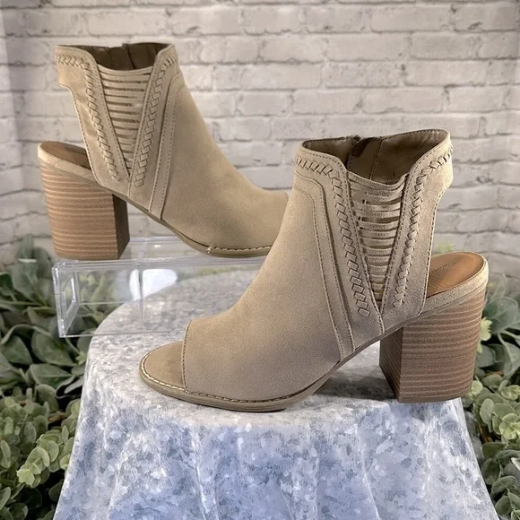 Universal Thread “Jazlyn” Whipstitch Open-Toe Faux Suede Zip Heels WMS 9M✨NWOT - Picture 3 of 10